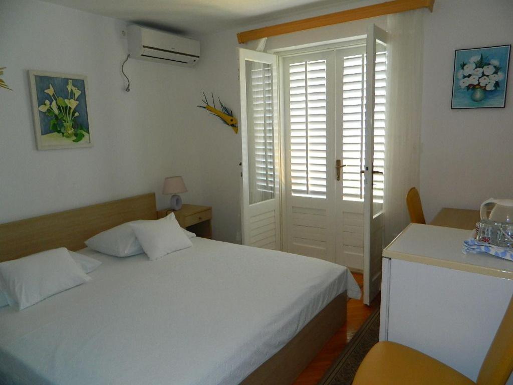 Apartments&Rooms Darinka Vrboska Buitenkant foto