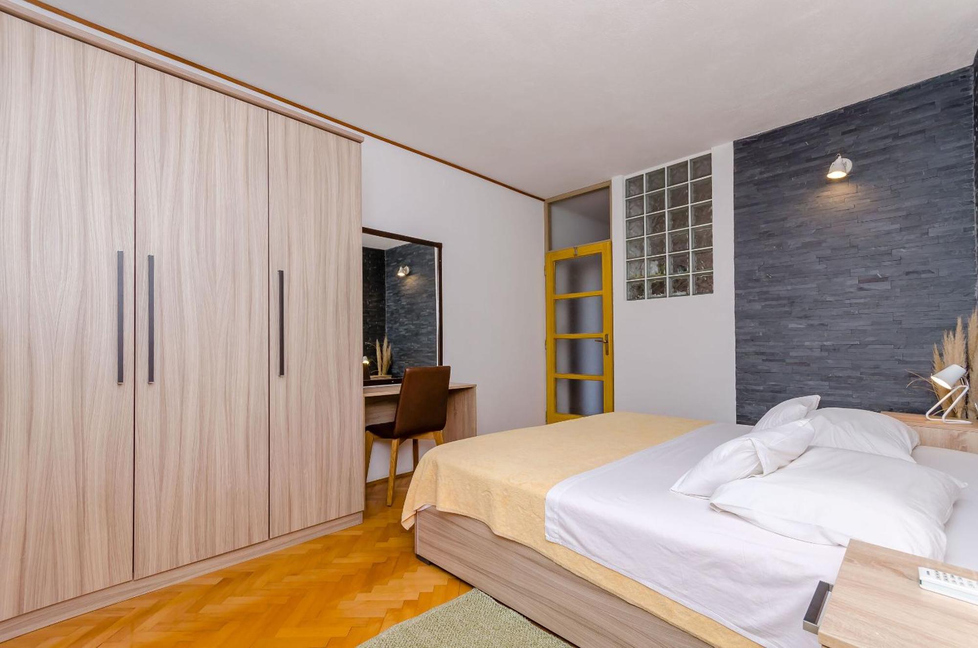 Apartments&Rooms Darinka Vrboska Buitenkant foto