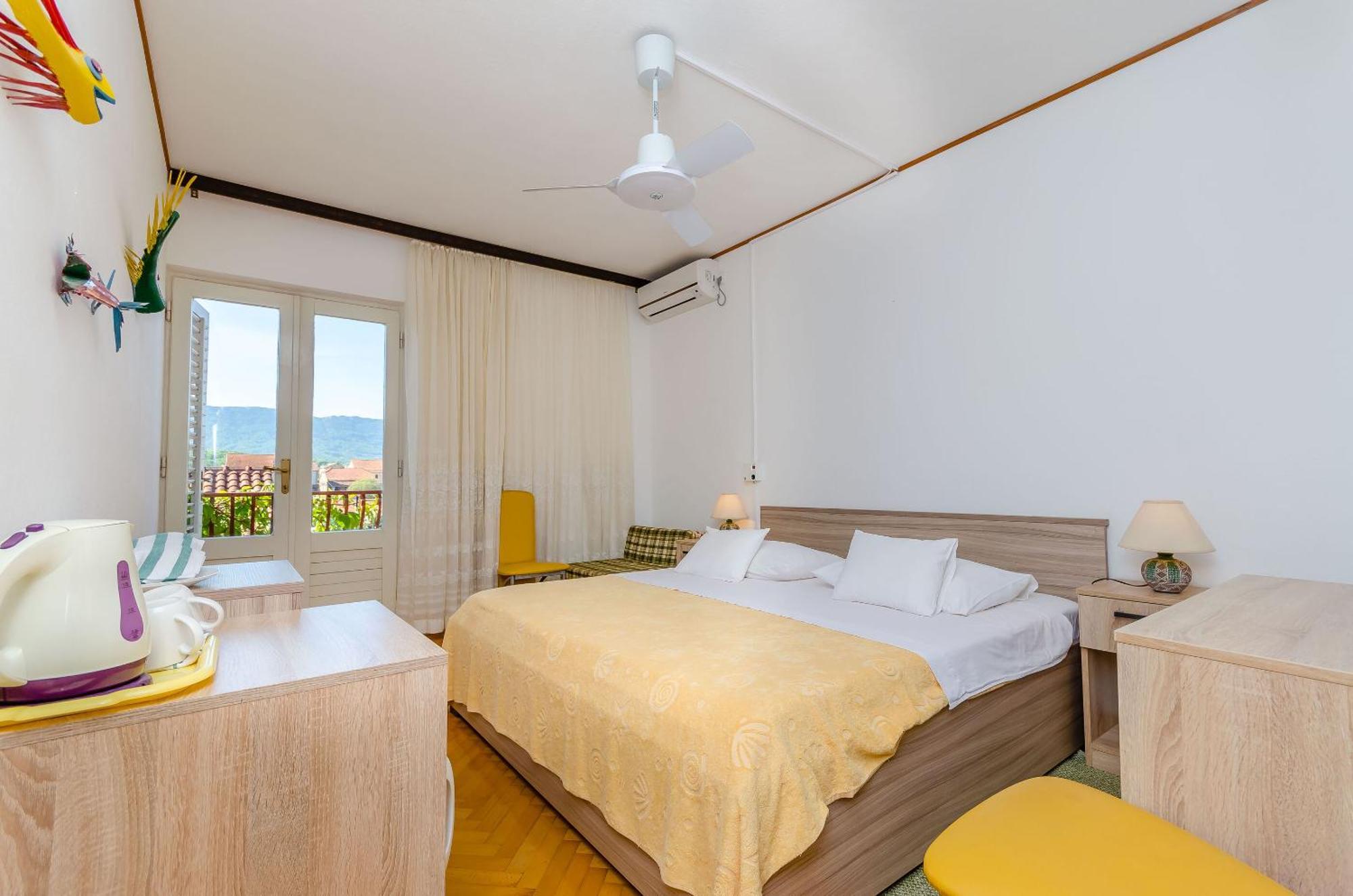Apartments&Rooms Darinka Vrboska Buitenkant foto